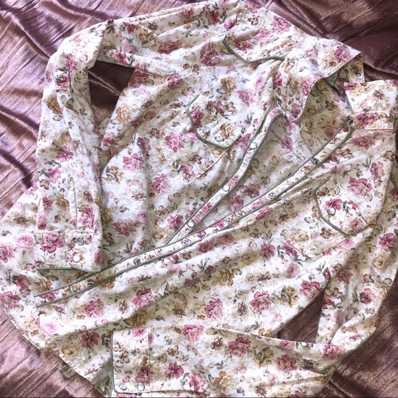 Floral pearl snap button up - Picture 1 of 3